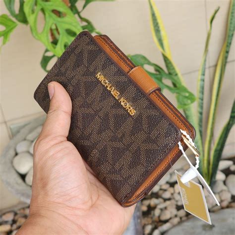 michael kors money pieces medium|michael kors bifold wallet.